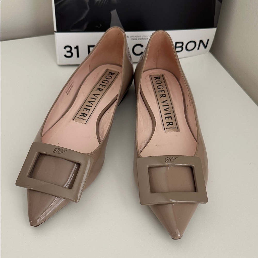 Roger Vivier Women's Beige Loafers